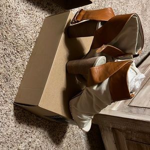 Mea Shadow heels.  Brand new, Size 9 cushion foot/toe support. Beautiful